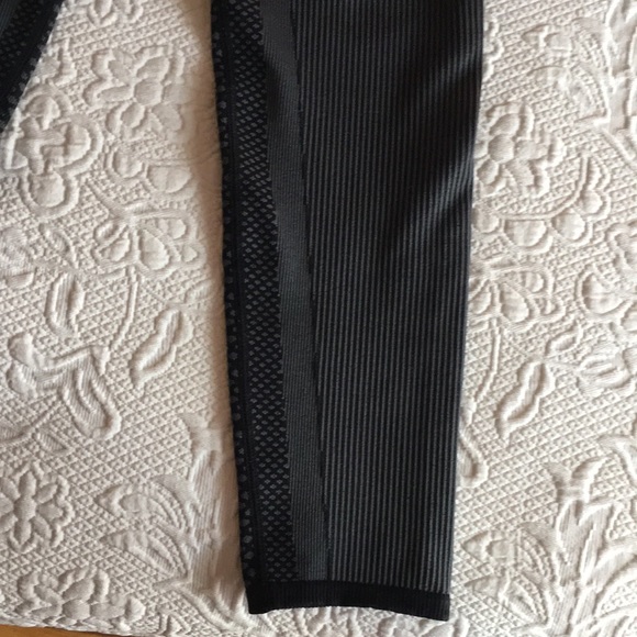 Athletic leggings - Picture 4 of 7